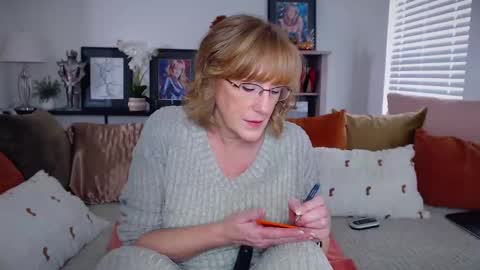 SummerKnightzzz online show from 11/04/25, 01:32