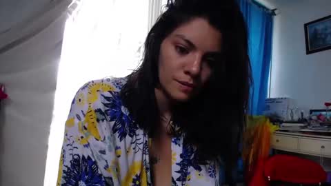 Snapshot of sun1moon6 chatting on 09/17/25, 05:25 moon1 online show from 09/17/25, 05:25