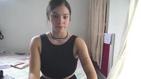 Snapshot of sun1moon6 chatting on 10/27/25, 08:02 moon1 online show from 10/27/25, 08:02