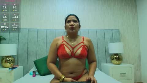 Snapshot of sun_606 chatting on 11/18/25, 12:42 Sun online show from 11/18/25, 12:42