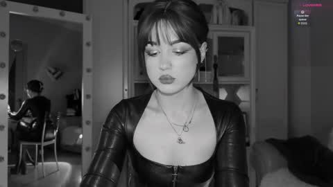 Miss Nelly online show from 11/22/25, 09:58