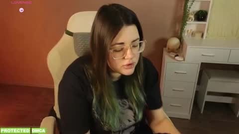 Tina. Im topless model  online show from 01/14/26, 11:38