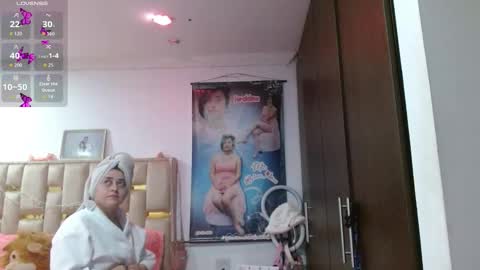 Jeraldine online show from 10/21/25, 01:06