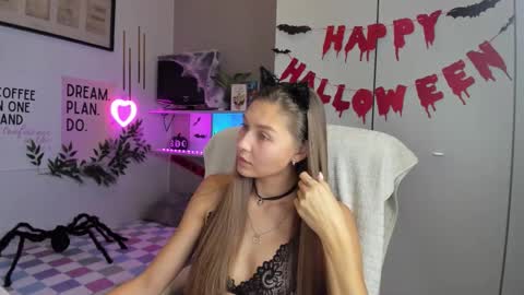 Sofia online show from 10/23/25, 08:40