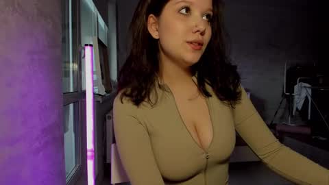 Amy online show from 02/05/25, 01:22