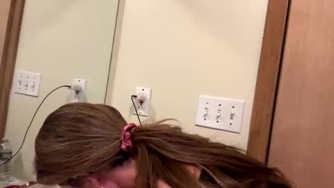 sunnbabe92485 online show from 12/19/25, 01:23