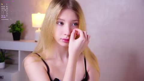 Snapshot of sunnmoonn chatting on 06/15/26, 02:41 Lily online show from 06/15/26, 02:41