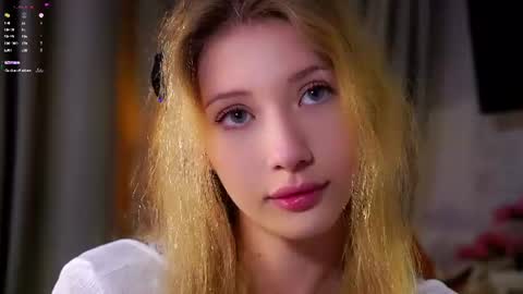 Snapshot of sunnmoonn chatting on 07/24/26, 11:47 Lily online show from 07/24/26, 11:47