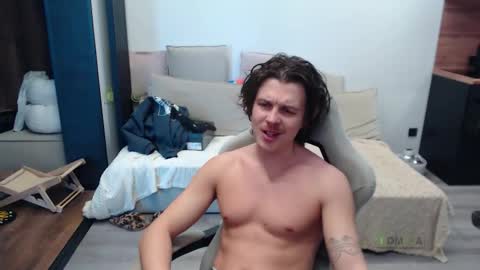 Snapshot of sunny1girl chatting on 03/21/26, 09:25 Alice and Sergey online show from 03/21/26, 09:25
