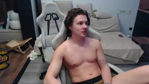 Snapshot of sunny1girl chatting on 03/26/26, 05:18 Alice and Sergey online show from 03/26/26, 05:18