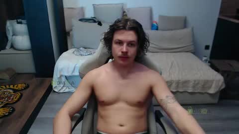 Snapshot of sunny1girl chatting on 04/17/26, 10:29 Alice and Sergey online show from 04/17/26, 10:29