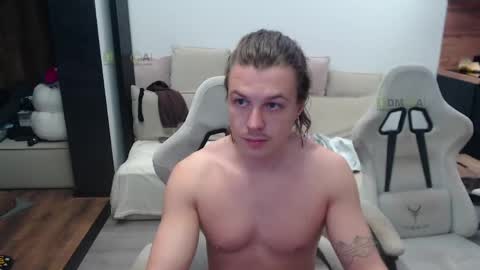 Snapshot of sunny1girl chatting on 05/31/26, 08:43 Alice and Sergey online show from 05/31/26, 08:43