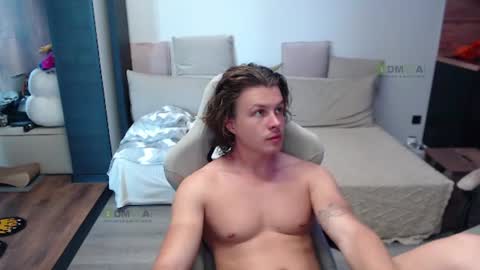Snapshot of sunny1girl chatting on 06/10/26, 08:24 Alice and Sergey online show from 06/10/26, 08:24
