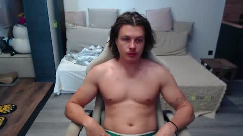 Snapshot of sunny1girl chatting on 06/13/26, 06:33 Alice and Sergey online show from 06/13/26, 06:33
