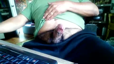 Snapshot of sunny562 chatting on 02/08/25, 08:32 sunny562 online show from 02/08/25, 08:32