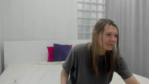 Snapshot of sunny__sammy chatting on 09/13/25, 08:14 Sammy online show from 09/13/25, 08:14