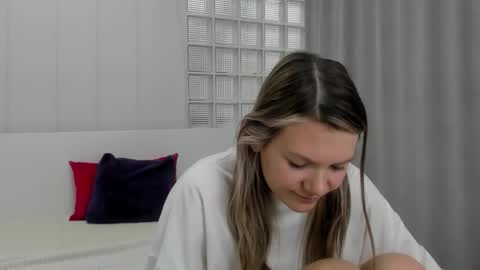 Snapshot of sunny__sammy chatting on 09/30/25, 06:18 Sammy online show from 09/30/25, 06:18