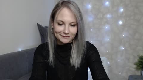 Naomi online show from 12/12/24, 09:04