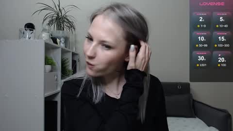 Naomi online show from 12/16/24, 12:49