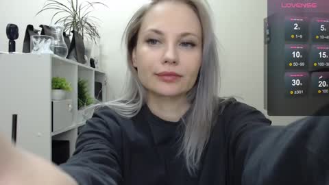 Naomi online show from 12/23/24, 04:22