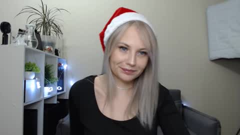 Naomi online show from 12/25/24, 08:07