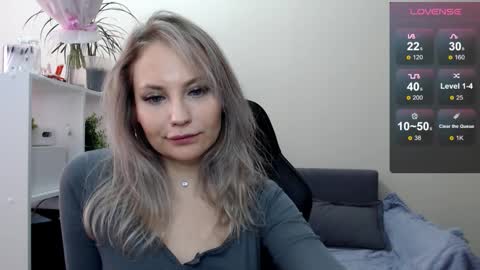 Naomi online show from 03/11/25, 07:48