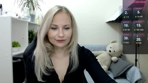 Naomi online show from 09/24/25, 03:54