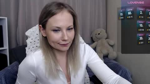 Snapshot of sunny_bunny6 chatting on 02/08/26, 07:06 Naomi online show from 02/08/26, 07:06