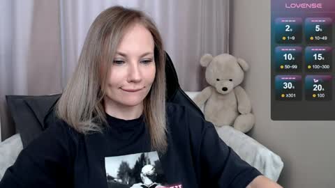 Snapshot of sunny_bunny6 chatting on 03/02/26, 04:14 Naomi online show from 03/02/26, 04:14
