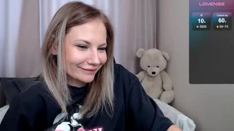 Snapshot of sunny_bunny6 chatting on 03/02/26, 05:08 Naomi online show from 03/02/26, 05:08