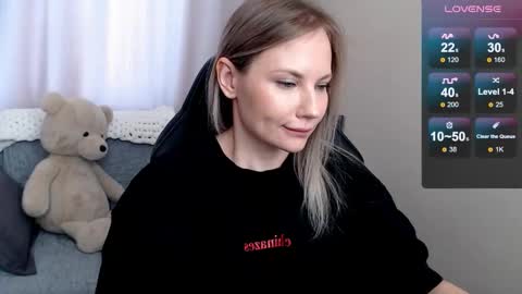 Snapshot of sunny_bunny6 chatting on 03/30/26, 05:08 Naomi online show from 03/30/26, 05:08