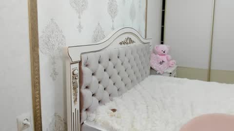 Snapshot of sunny_love__ chatting on 03/11/26, 05:35 Vanessa online show from 03/11/26, 05:35