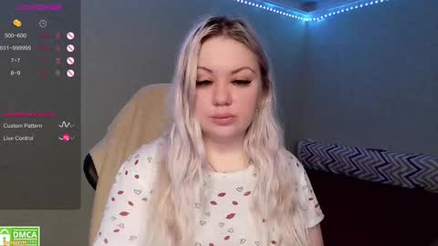 Snapshot of sunny_mood chatting on 12/13/24, 10:13 sunny mood online show from 12/13/24, 10:13