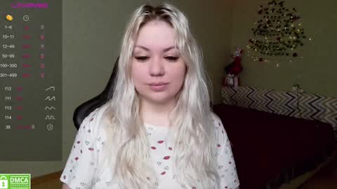 Snapshot of sunny_mood chatting on 12/22/24, 09:20 sunny mood online show from 12/22/24, 09:20