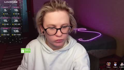 Snapshot of sunny_mood chatting on 01/05/25, 10:10 sunny mood online show from 01/05/25, 10:10