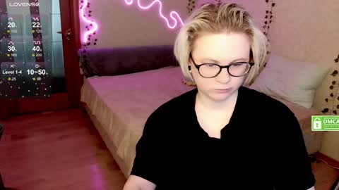 Snapshot of sunny_mood chatting on 01/19/25, 09:44 sunny mood online show from 01/19/25, 09:44