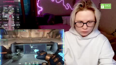 Snapshot of sunny_mood chatting on 02/06/25, 09:11 sunny mood online show from 02/06/25, 09:11