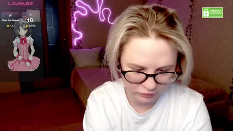 Snapshot of sunny_mood chatting on 02/09/25, 04:25 sunny mood online show from 02/09/25, 04:25