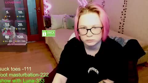 Snapshot of sunny_mood chatting on 02/16/25, 06:10 sunny mood online show from 02/16/25, 06:10