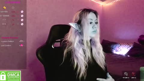 Snapshot of sunny_mood chatting on 02/27/25, 04:32 sunny mood online show from 02/27/25, 04:32