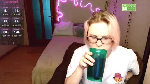 Snapshot of sunny_mood chatting on 03/01/25, 07:51 sunny mood online show from 03/01/25, 07:51