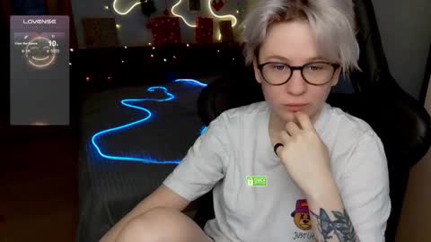 sunny mood online show from 12/14/25, 09:36