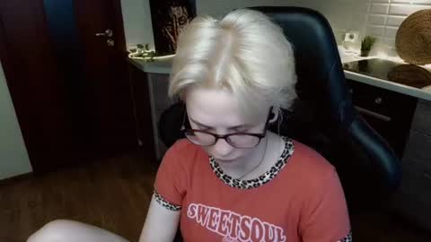 sunny mood online show from 06/15/26, 07:54