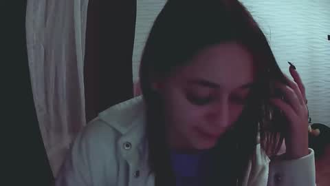 Snapshot of sunnygirlnicole chatting on 11/04/25, 01:43 SunnyGirlNicole online show from 11/04/25, 01:43