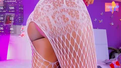 Snapshot of sunnypage chatting on 09/11/25, 09:53      online show from 09/11/25, 09:53