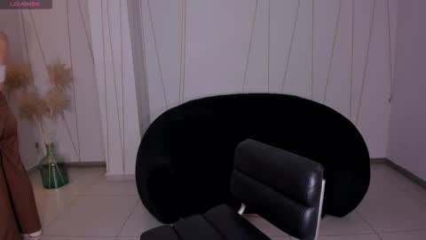 Sunny Rivers online show from 12/04/25, 03:32