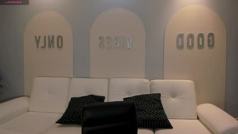 Snapshot of sunnyrivers_ chatting on 05/09/26, 11:37 Sunny Rivers online show from 05/09/26, 11:37