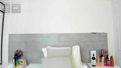 sunnywhitee online show from 05/28/26, 07:33