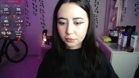 Snapshot of sunset_pienk chatting on 12/20/25, 05:58 Sunset online show from 12/20/25, 05:58