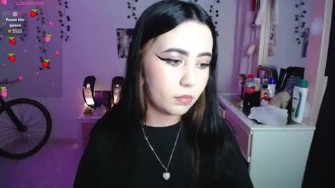 Snapshot of sunset_pienk chatting on 01/08/26, 05:32 Sunset online show from 01/08/26, 05:32